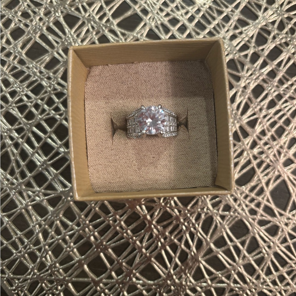 Elegant Silver Ring with Clear Stone